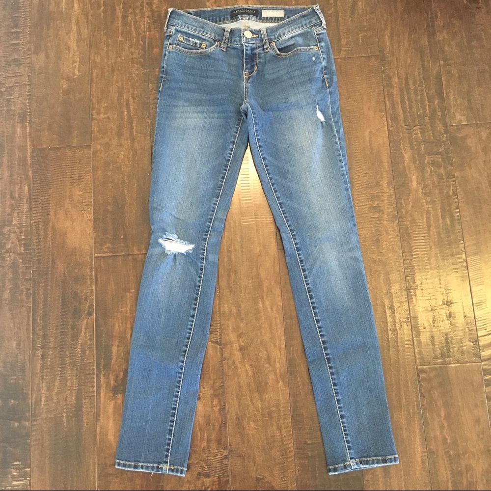 3/$50 Women's American Eagle Aeropostale Jeans